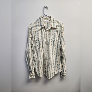 Express Brand. Precision Fit. Large Men's Button Down Lightweight Shirt